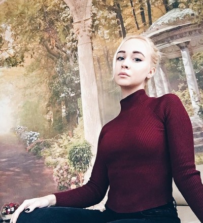 Света, Г. Электроугли